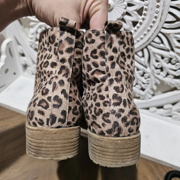 Very G Leopard Print Ankle Lace Up & Inner Zipper Boots Womans 8.5 - Picture 4 of 6